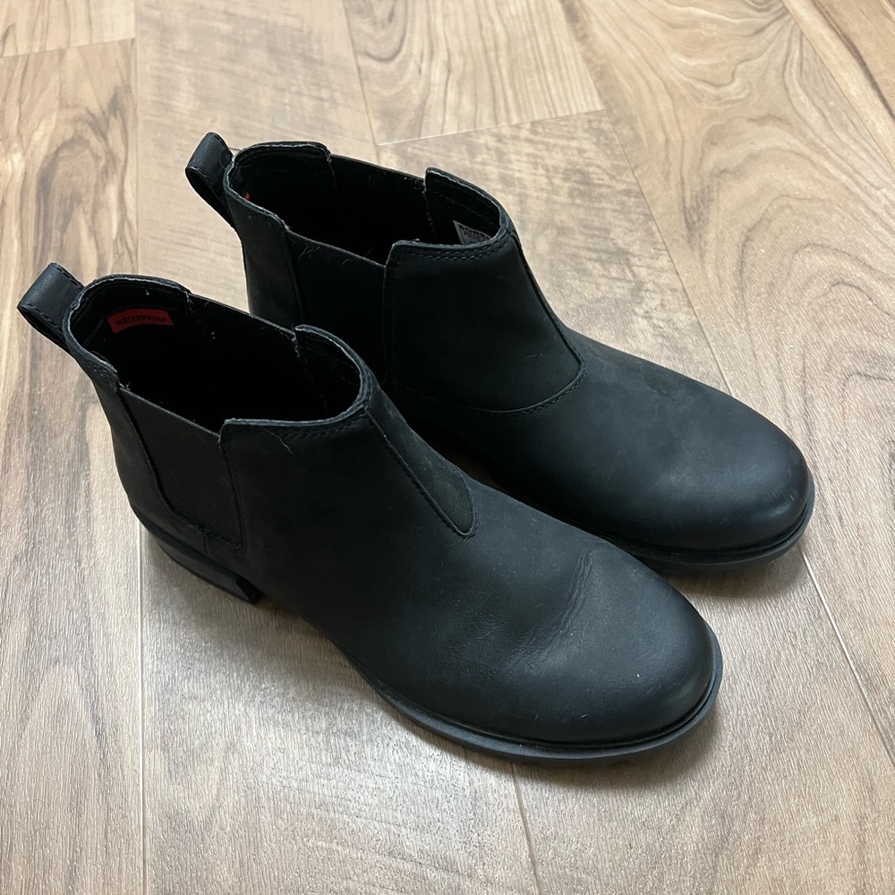 Black Sorel Chelsea Boots